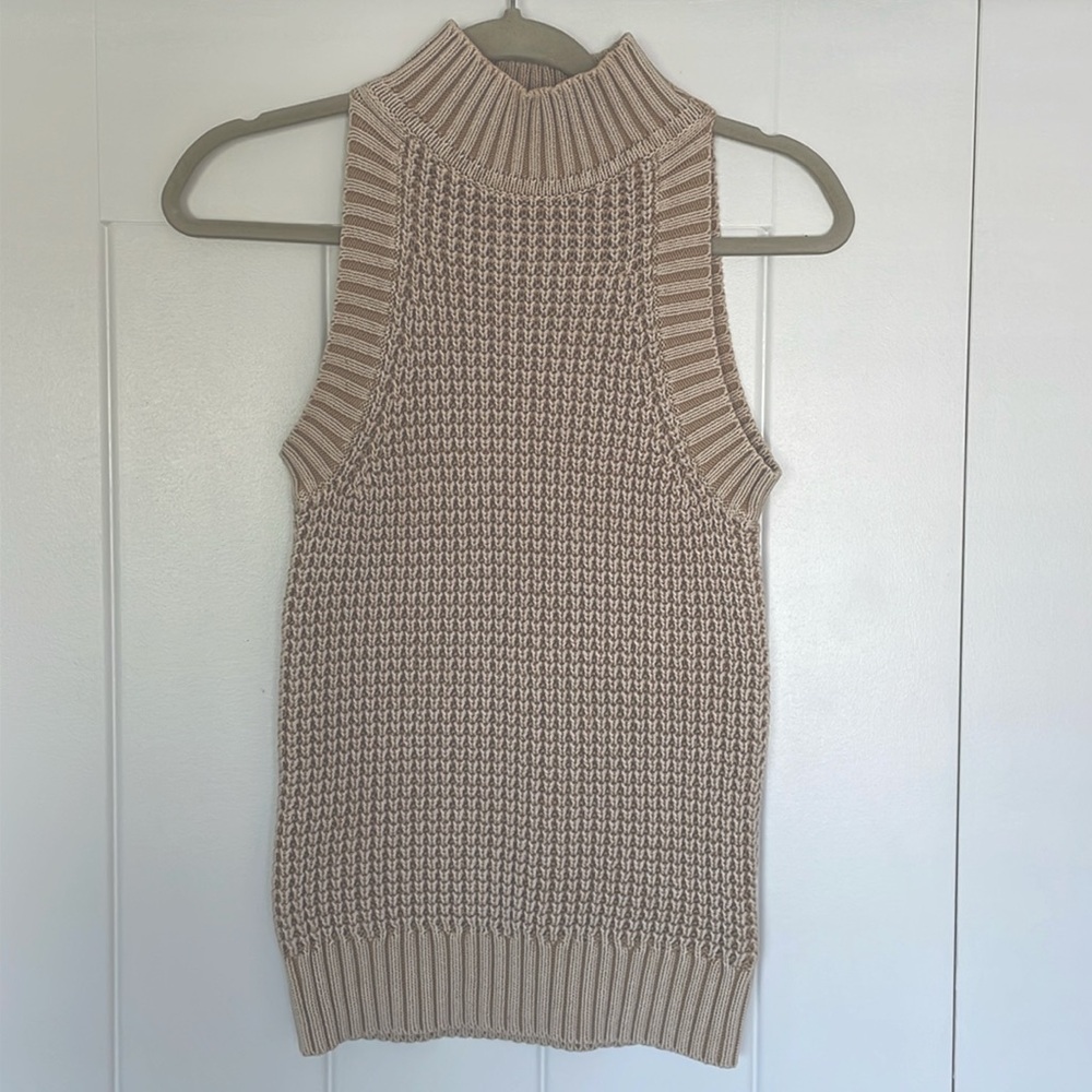 Michael Kors High Neck sleeveless knit sweater top. Tan/beige
